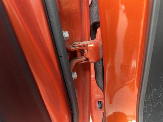 bontott SUZUKI IGNIS III Jobb első Alsó Zsanér