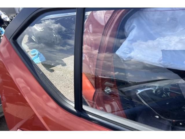 bontott SUZUKI IGNIS III Jobb hátsó Fixüveg (Ajtóban)