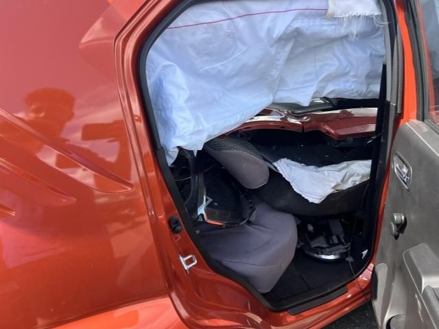 bontott SUZUKI IGNIS III Jobb hátsó Gumikéder