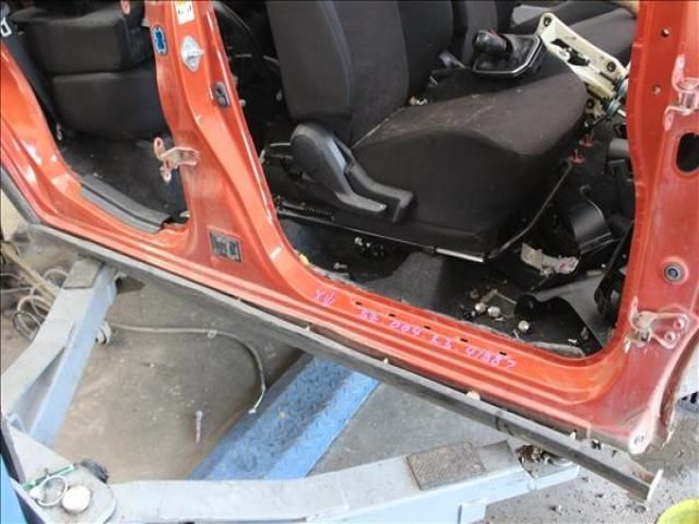 bontott SUZUKI IGNIS III Jobb Küszöb