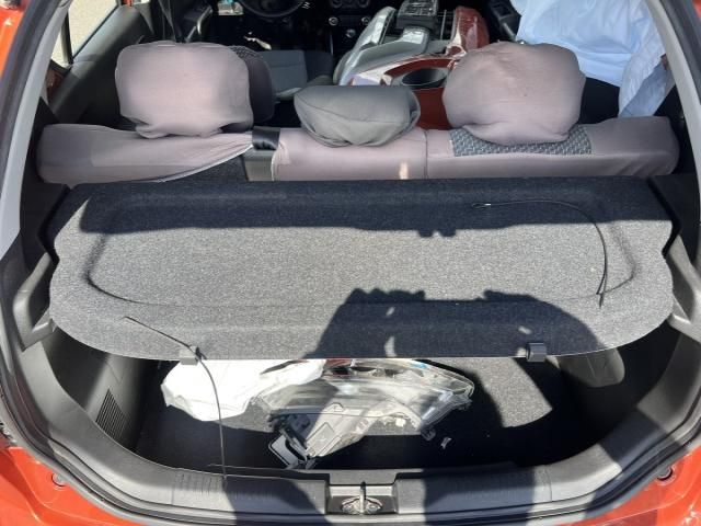 bontott SUZUKI IGNIS III Kalaptartó