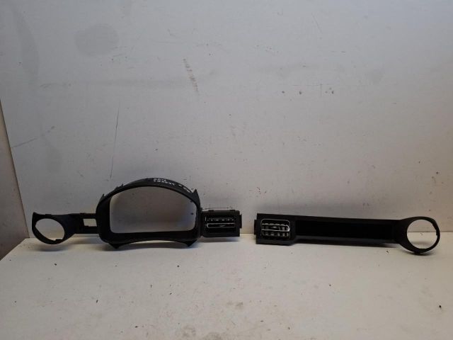 bontott SUZUKI IGNIS III Középső Műszerfal Díszléc