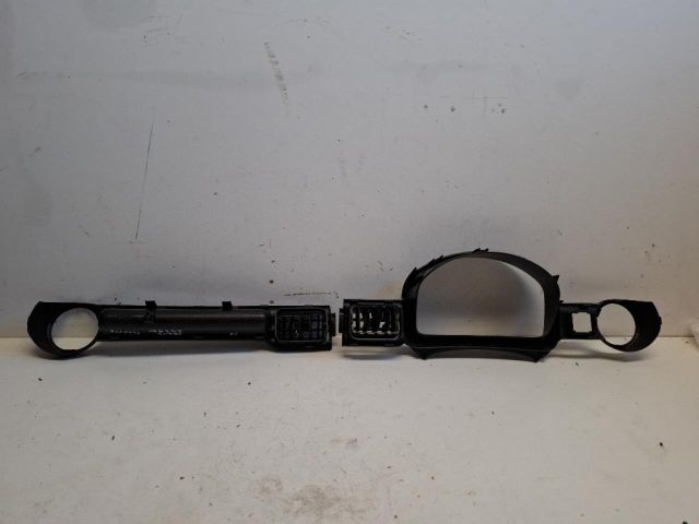 bontott SUZUKI IGNIS III Középső Műszerfal Díszléc