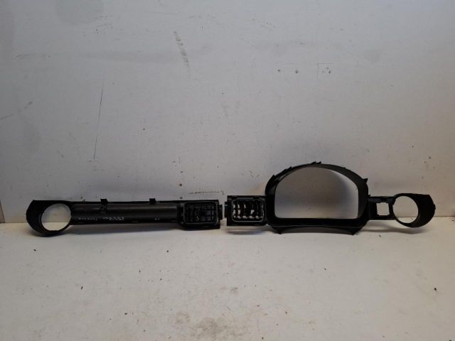 bontott SUZUKI IGNIS III Középső Műszerfal Díszléc