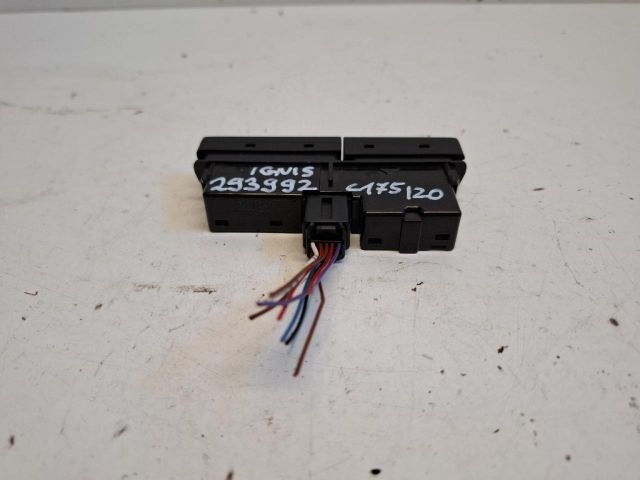 bontott SUZUKI IGNIS III Vészvillogó Kapcsoló