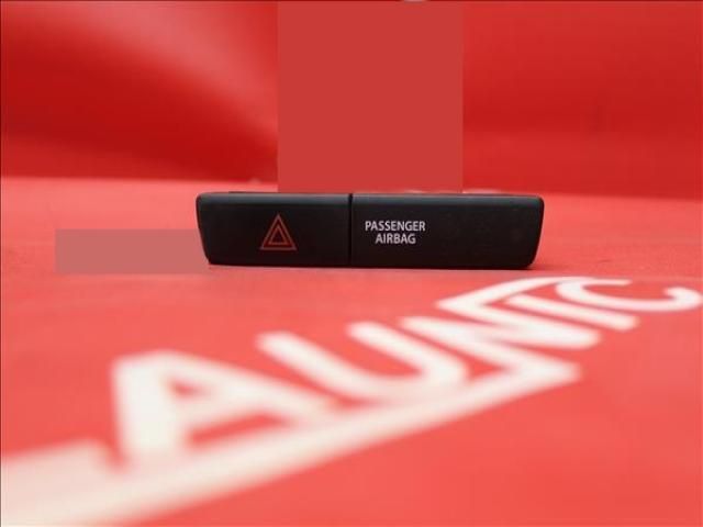 bontott SUZUKI IGNIS III Vészvillogó Kapcsoló