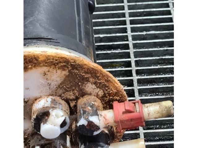 bontott SUZUKI JIMNY Üzemanyag Szivattyú