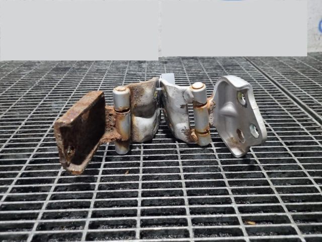 bontott SUZUKI JIMNY Csomagtérajtó Zsanér