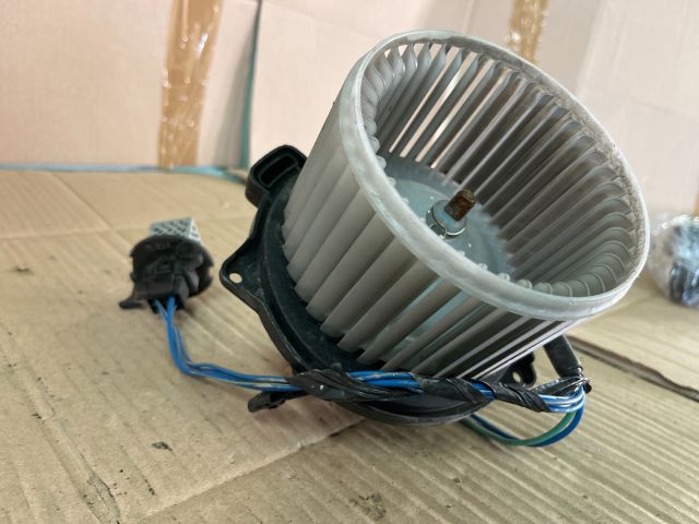 bontott SUZUKI JIMNY Fűtőmotor (Klímás)