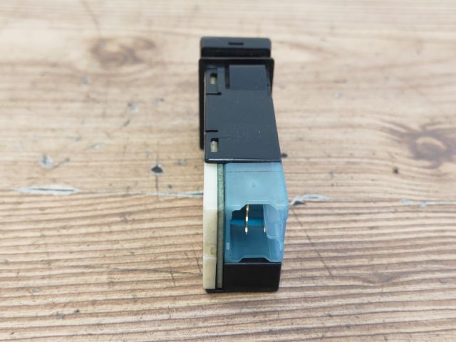 bontott SUZUKI JIMNY Hátsó Ködzárófény Kapcsoló