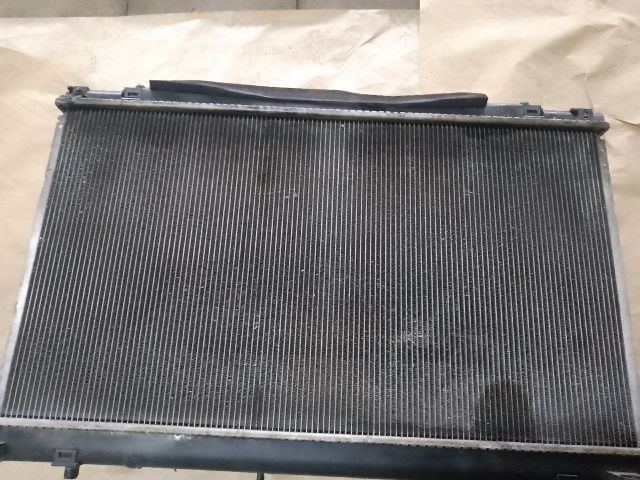 bontott SUZUKI KIZASHI Vízhűtő Radiátor (Klímás)