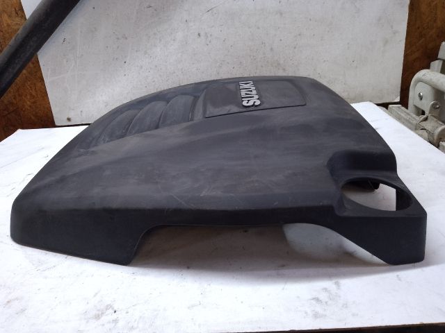 bontott SUZUKI KIZASHI Felső Motorburkolat