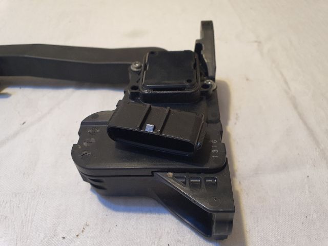 bontott SUZUKI KIZASHI Gázpedál (Elektromos)