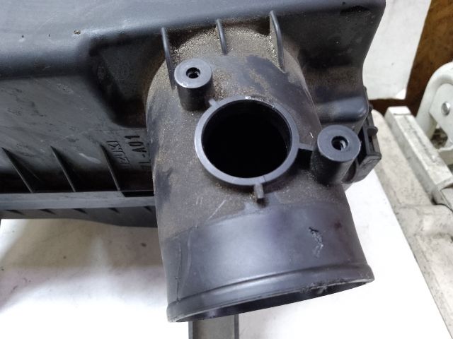 bontott SUZUKI KIZASHI Légszűrő Ház