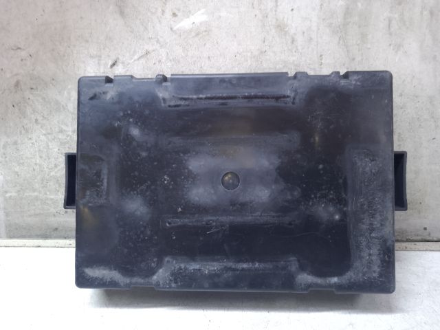 bontott SUZUKI KIZASHI Akkumulátor Tartó