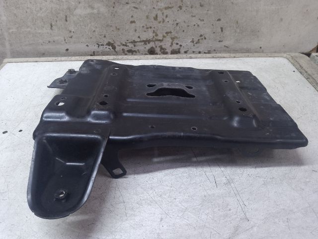 bontott SUZUKI KIZASHI Akkumulátor Tartó