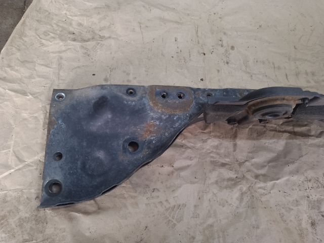 bontott SUZUKI KIZASHI Alsó Kereszttartó