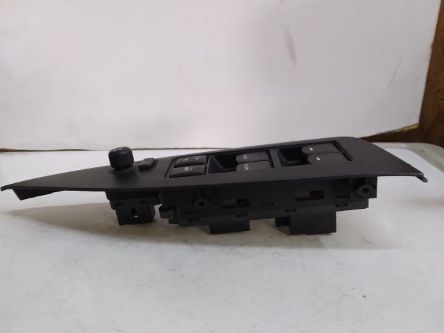 bontott SUZUKI KIZASHI Bal első Ablakemelő Kapcsoló