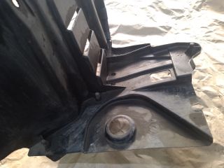 bontott SUZUKI KIZASHI Bal első Első Dobbetét (Kerékjárati, Műanyag)