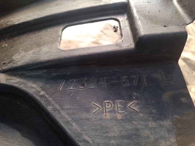 bontott SUZUKI KIZASHI Bal első Első Dobbetét (Kerékjárati, Műanyag)