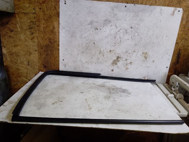 bontott SUZUKI KIZASHI Bal hátsó Ablakvezető Gumi