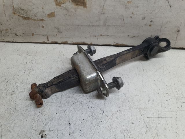 bontott SUZUKI KIZASHI Bal hátsó Ajtóhatároló