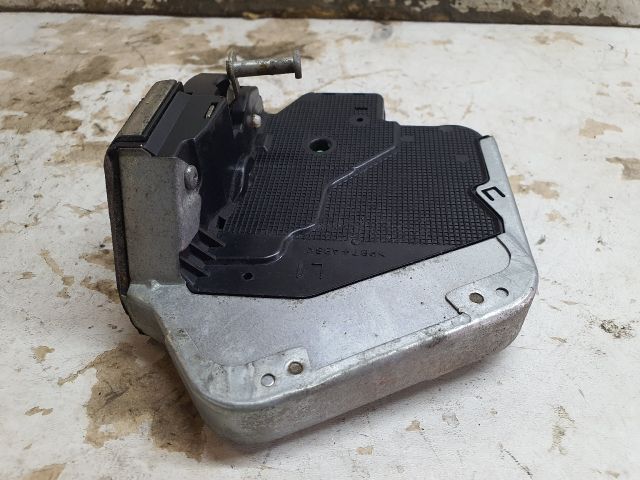 bontott SUZUKI KIZASHI Bal hátsó Ajtózár