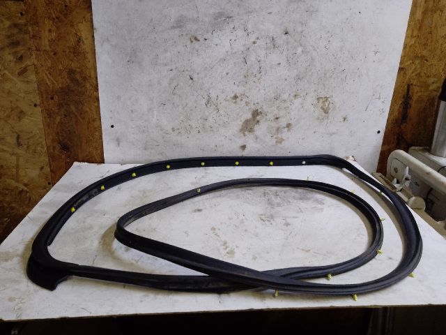 bontott SUZUKI KIZASHI Bal hátsó Gumikéder