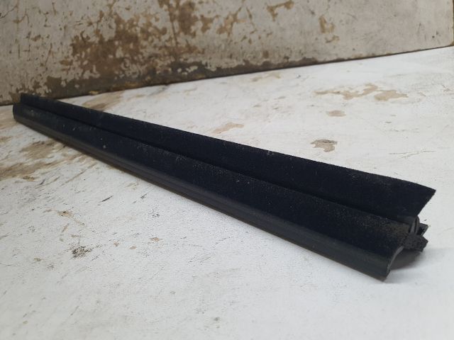 bontott SUZUKI KIZASHI Bal hátsó Vízlehúzó Gumicsík
