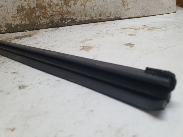 bontott SUZUKI KIZASHI Bal hátsó Vízlehúzó Gumicsík