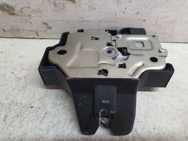 bontott SUZUKI KIZASHI Csomagtérajtó Zárszerkezet