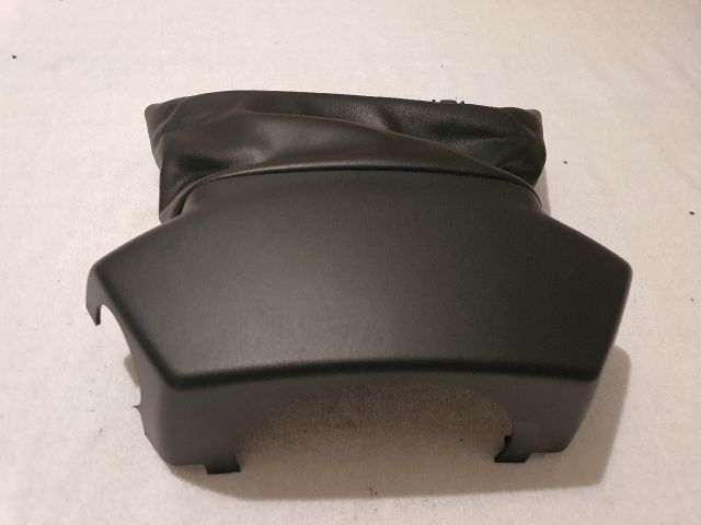 bontott SUZUKI KIZASHI Felső Kormányoszlop Burkolat