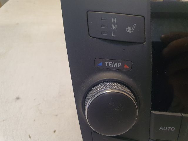 bontott SUZUKI KIZASHI Fűtéskapcsoló (digit klímás)