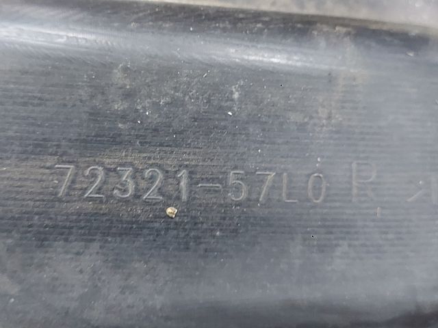 bontott SUZUKI KIZASHI Jobb első Első Dobbetét (Kerékjárati, Műanyag)