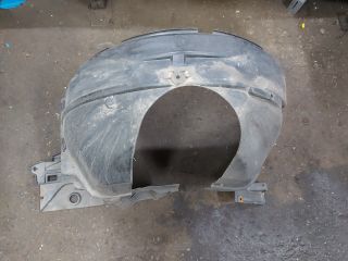 bontott SUZUKI KIZASHI Jobb első Első Dobbetét (Kerékjárati, Műanyag)