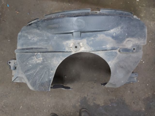 bontott SUZUKI KIZASHI Jobb első Első Dobbetét (Kerékjárati, Műanyag)