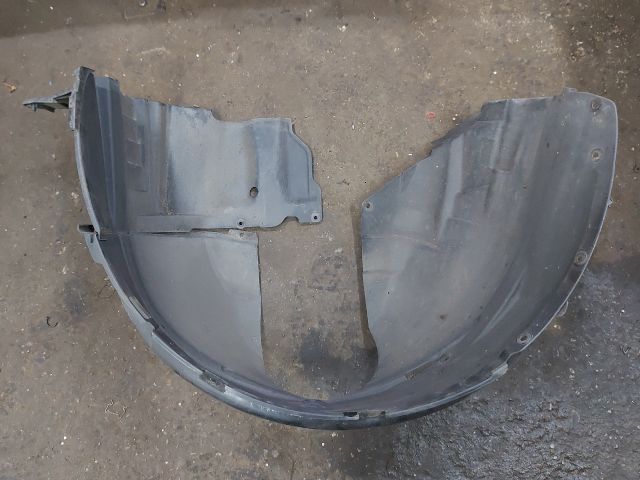 bontott SUZUKI KIZASHI Jobb első Első Dobbetét (Kerékjárati, Műanyag)