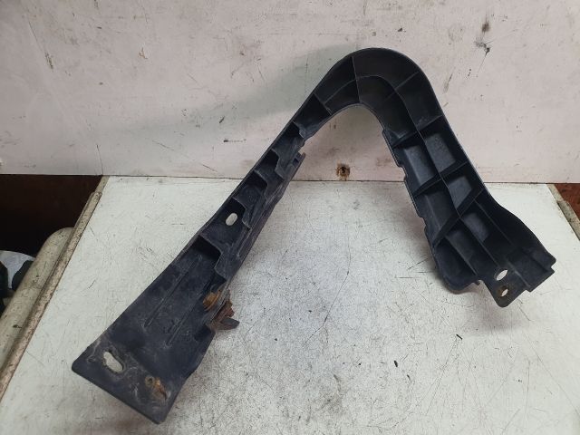 bontott SUZUKI KIZASHI Jobb első Oldal Lökhárító Tartó (Műanyag)