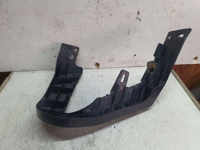 bontott SUZUKI KIZASHI Jobb első Oldal Lökhárító Tartó (Műanyag)