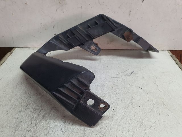 bontott SUZUKI KIZASHI Jobb első Oldal Lökhárító Tartó (Műanyag)