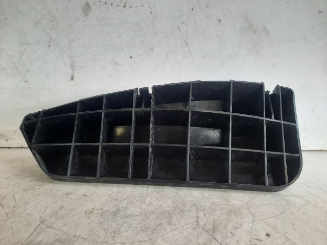 bontott SUZUKI KIZASHI Jobb hátsó Lökhárító Tartó (Műanyag)