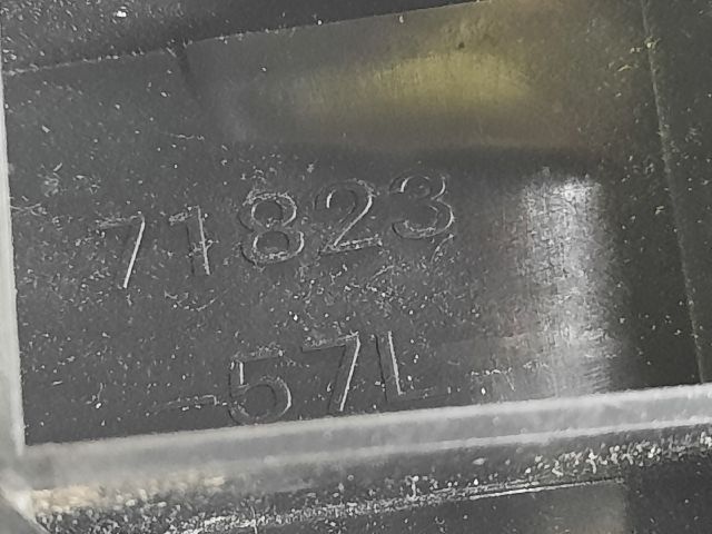 bontott SUZUKI KIZASHI Jobb hátsó Lökhárító Tartó (Műanyag)