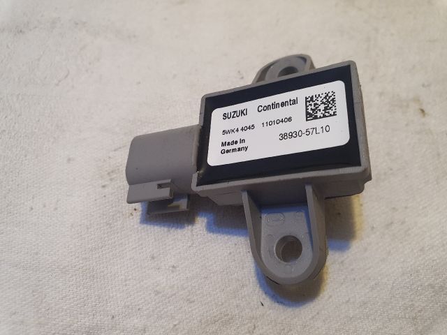 bontott SUZUKI KIZASHI Jobb hátsó Oldal Ütközés Érzékelő