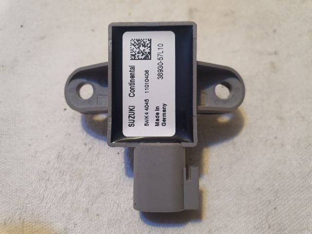 bontott SUZUKI KIZASHI Jobb hátsó Oldal Ütközés Érzékelő