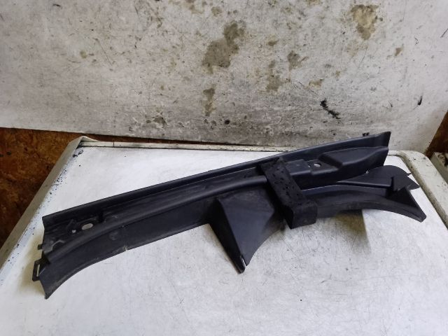 bontott SUZUKI KIZASHI Jobb Levélrács Záróvég