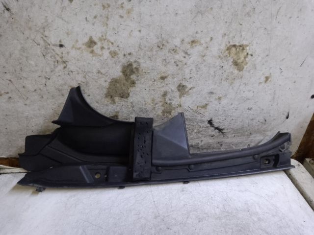 bontott SUZUKI KIZASHI Jobb Levélrács Záróvég