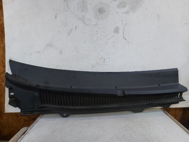 bontott SUZUKI KIZASHI Jobb Levélrács Záróvég