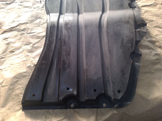 bontott SUZUKI KIZASHI Kartervédő