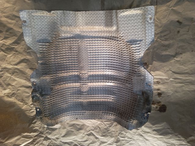 bontott SUZUKI KIZASHI Középső Kipufogó Dob Hővédő Lemez