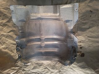 bontott SUZUKI KIZASHI Középső Kipufogó Dob Hővédő Lemez